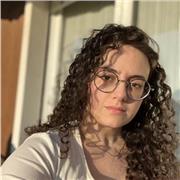 Offro lezioni di teoria musicale e pratica pianistica per tutte le età e diversi livelli di esperienza.